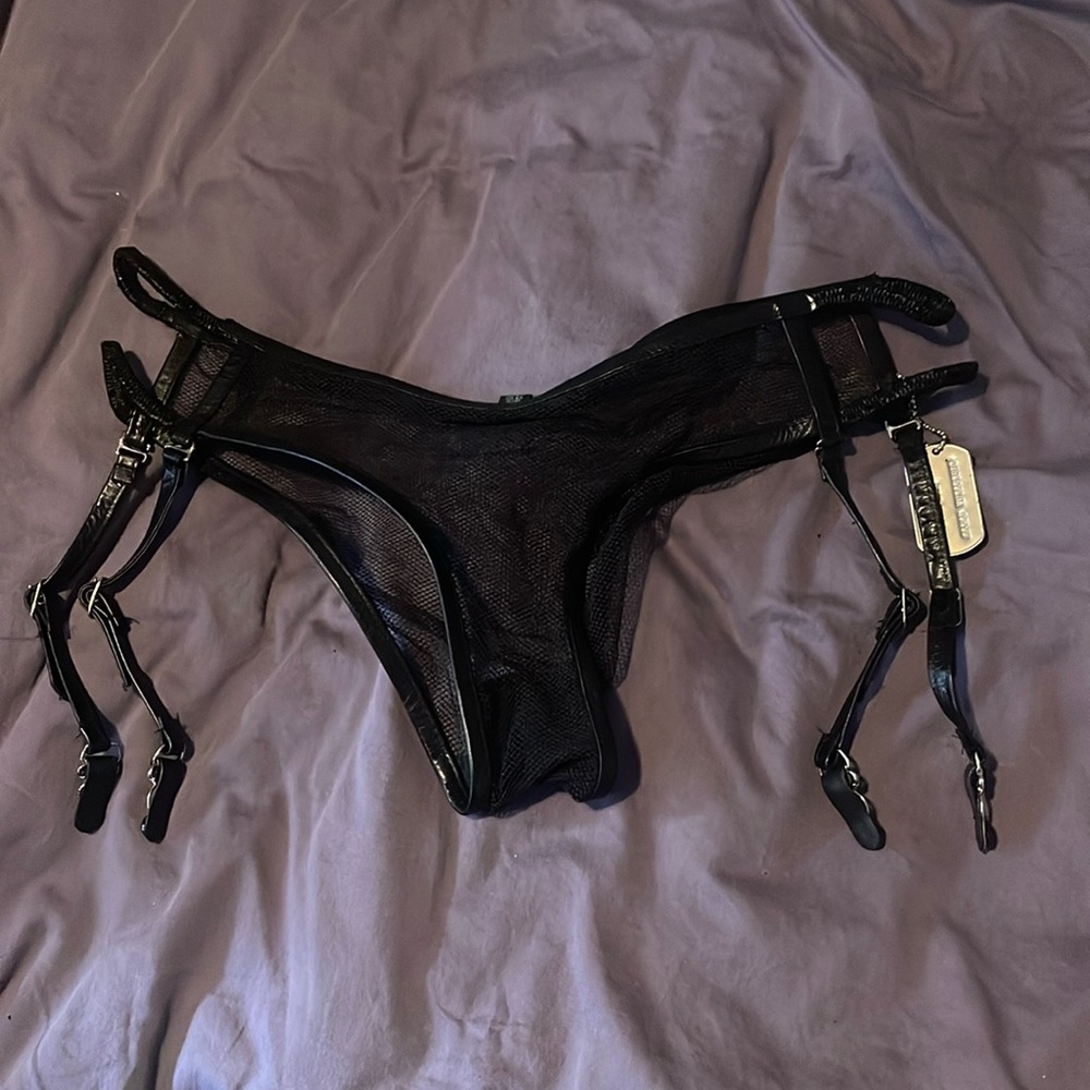 Leather/mesh panties with ties